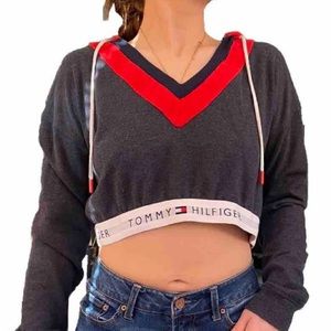 M. Tommy Hilfiger Cropped Hoodie